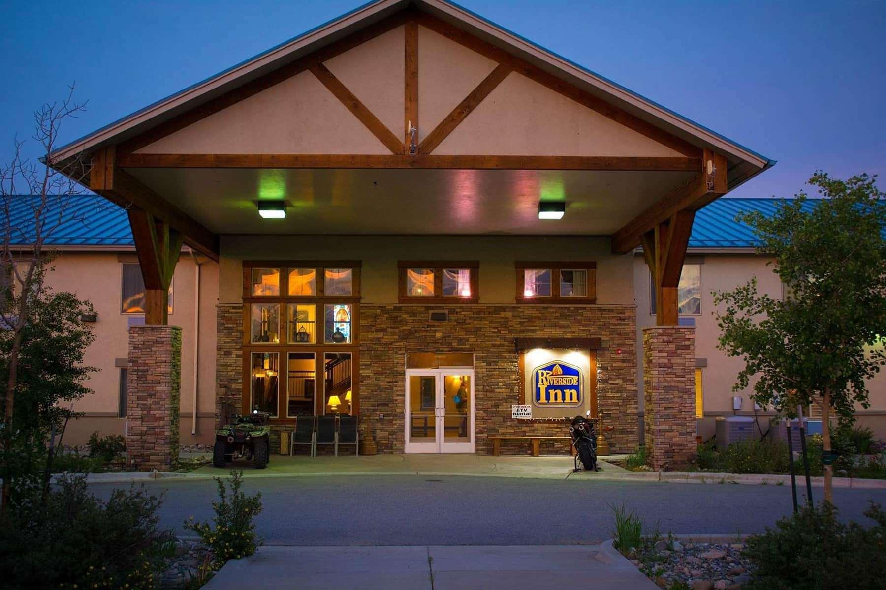 A Riverside Inn Travelodge By Wyndham Fairplay Exterior photo