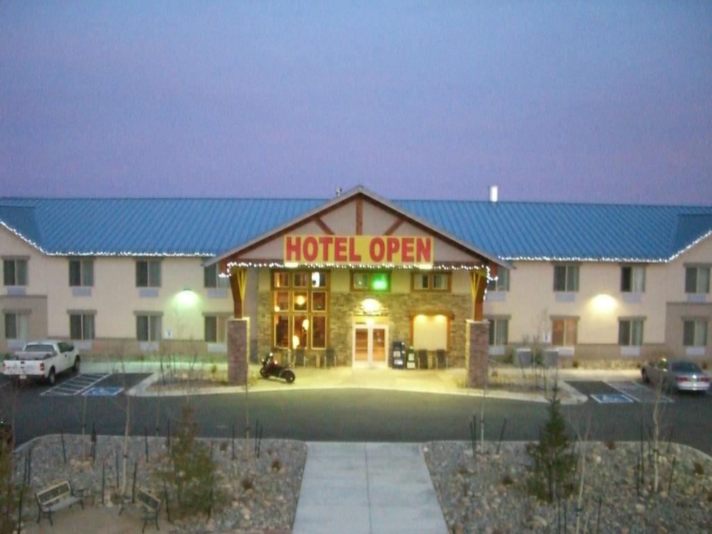 A Riverside Inn Travelodge By Wyndham Fairplay Exterior photo