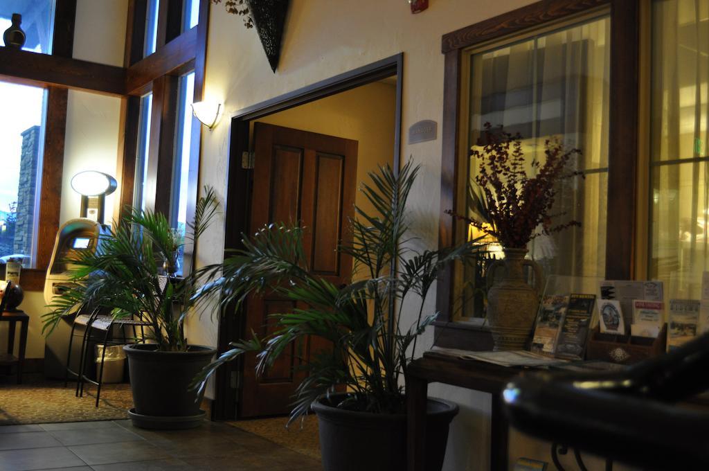 A Riverside Inn Travelodge By Wyndham Fairplay Exterior photo